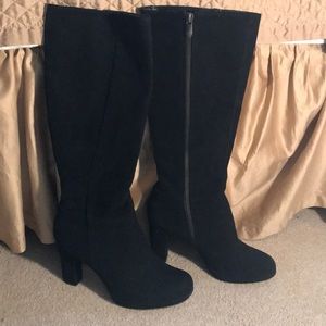 Black suede boots size 7,